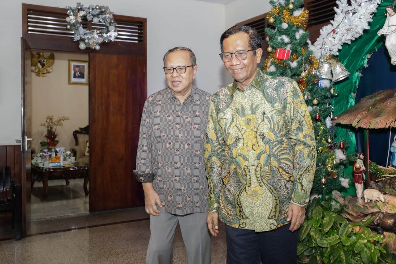 Temui Uskup Kardinal Suharyo, Mahfud Konfirmasi Nataru Aman