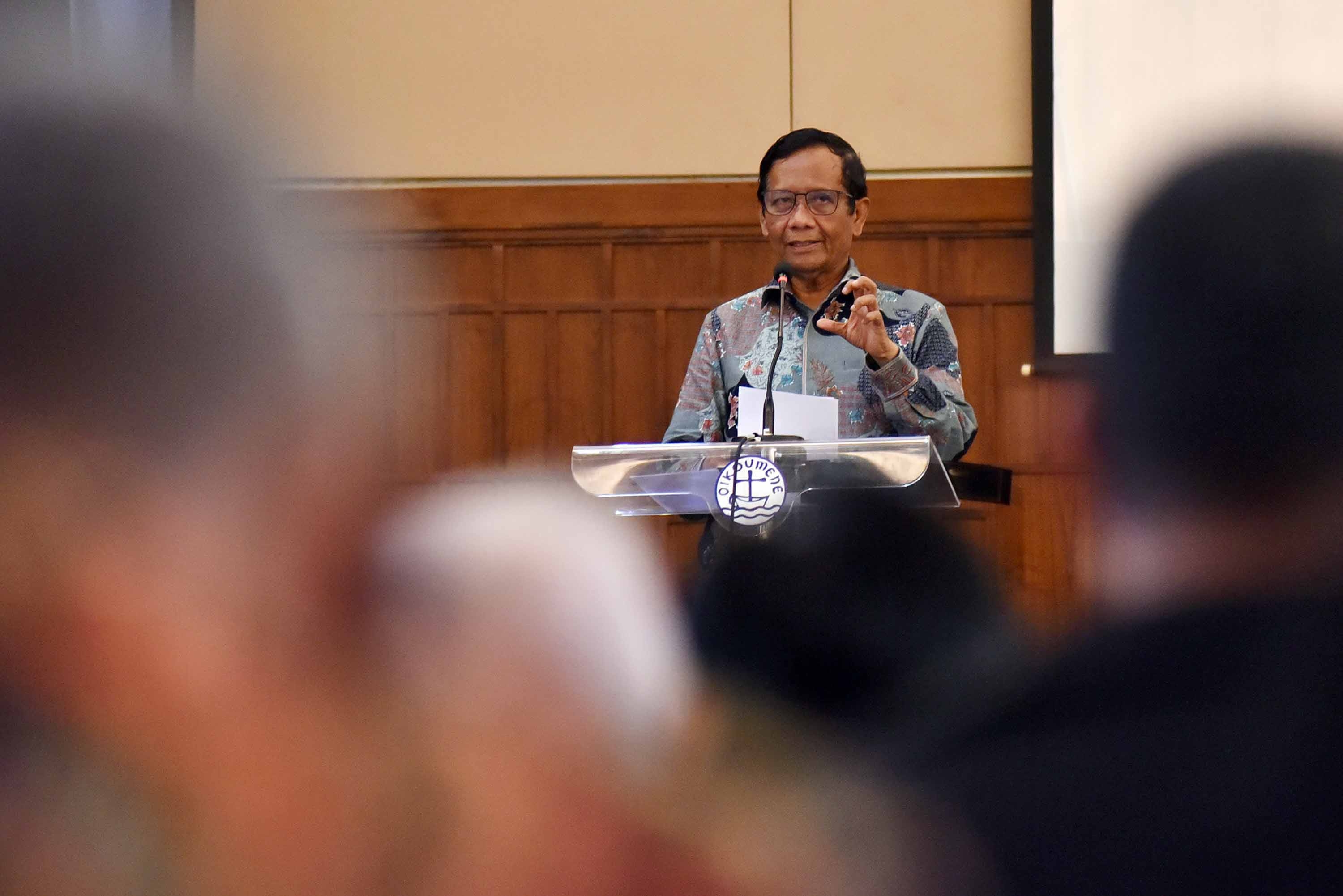 Mahfud MD: Nadiem Makarim Tak Layak Dituntut dalam Kasus Korupsi Chromebook