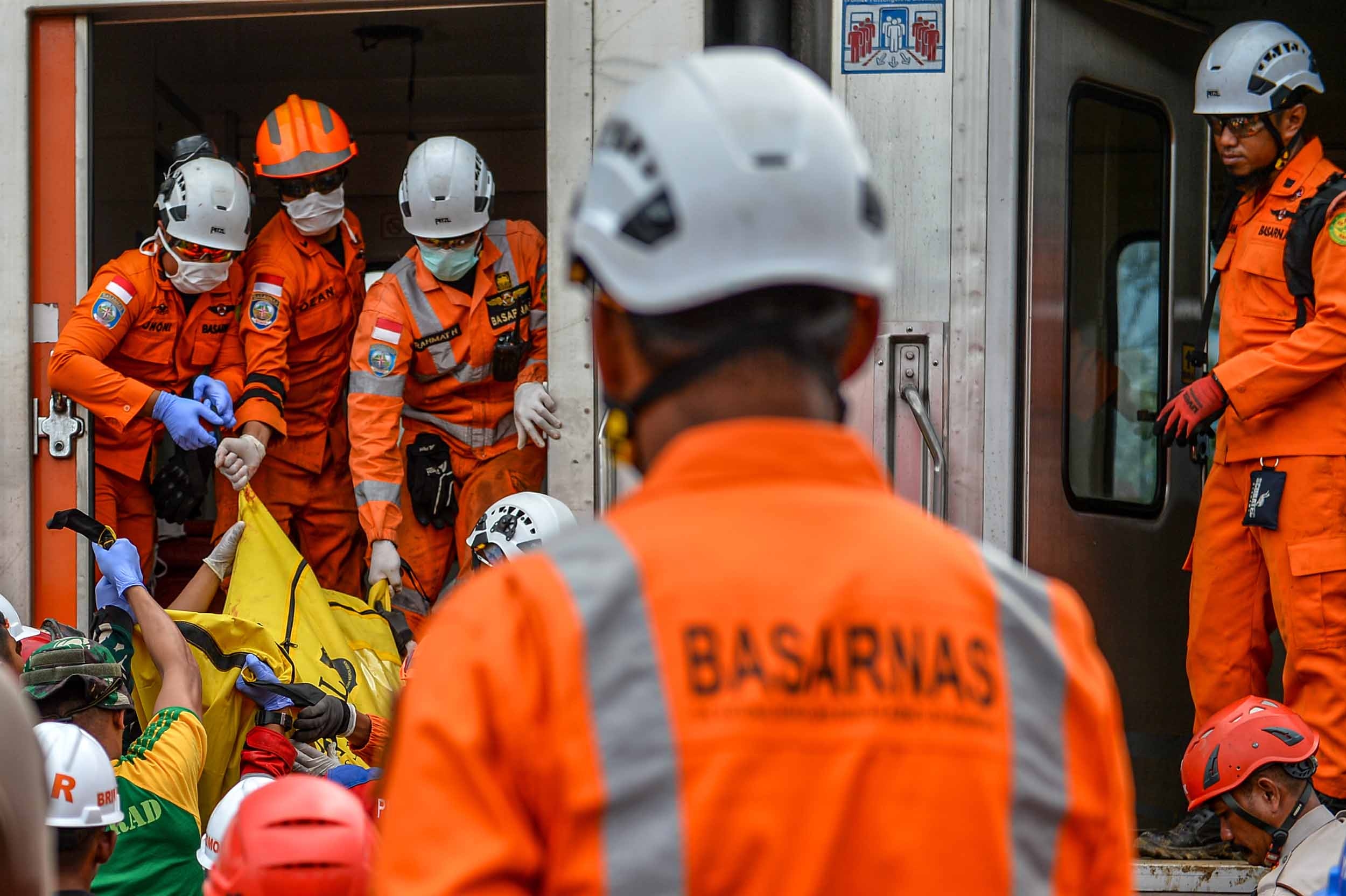 Jasa Raharja dan KAI Serahkan Santunan Korban Kecelakaan Kereta Api di Cicalengka, Segini Nilainya
