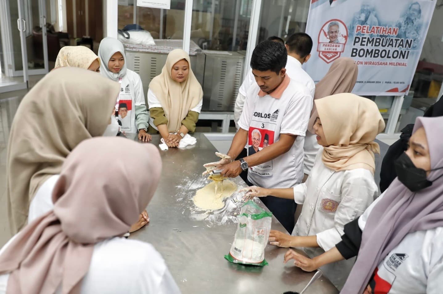 Pemberdayaan Generasi Z dan Milenial, GAMA NTB Adakan Pelatihan Pembuatan Bomboloni di Lombok Tengah