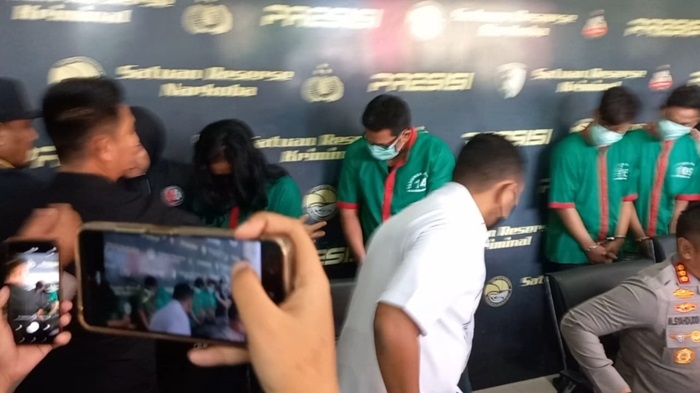 Tidak Dapat Nafkah Batin, Ibra Azhari Gunakan Narkoba Bersama Kekasihnya