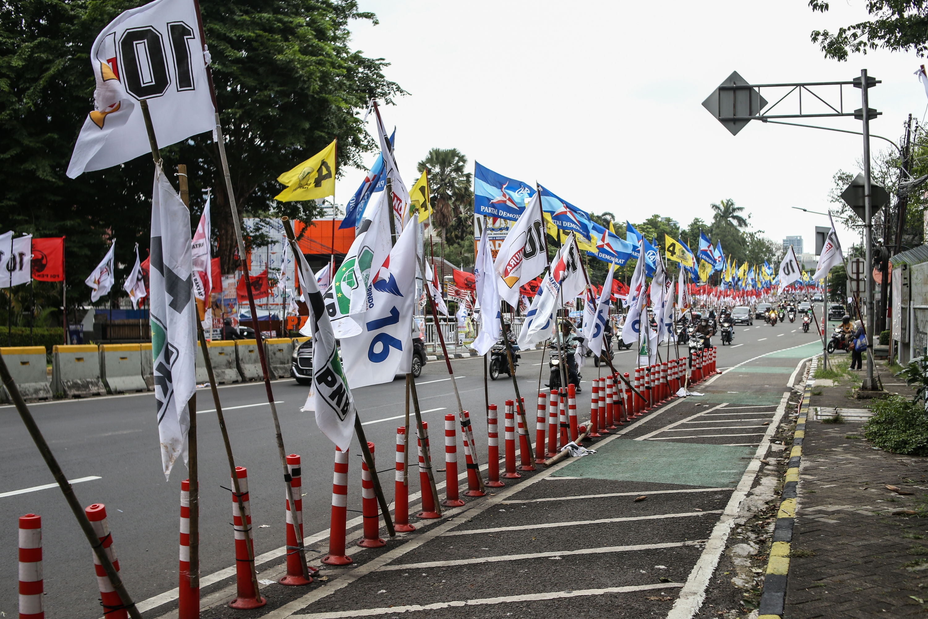 Resmi Ditetapkan, Ini 15 Zona Putih di Jakarta yang Dilarang Pasang Bendera Partai
