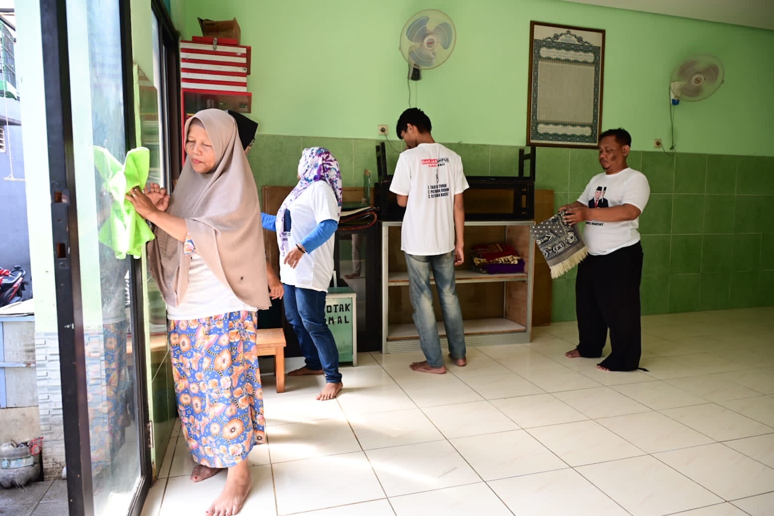 Majelis Dzikir Ganjar Mahfud Jalankan Kegiatan Grebek Masjid di Jakarta Selatan, Wujudkan Rumah Ibadah Bersih dan Indah