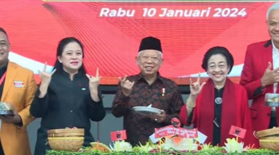 TKN Santai Lihat Wapres Acungkan Jari Metal di HUT PDIP: Anaknya Ikut Dukung Prabowo-Gibran Kok