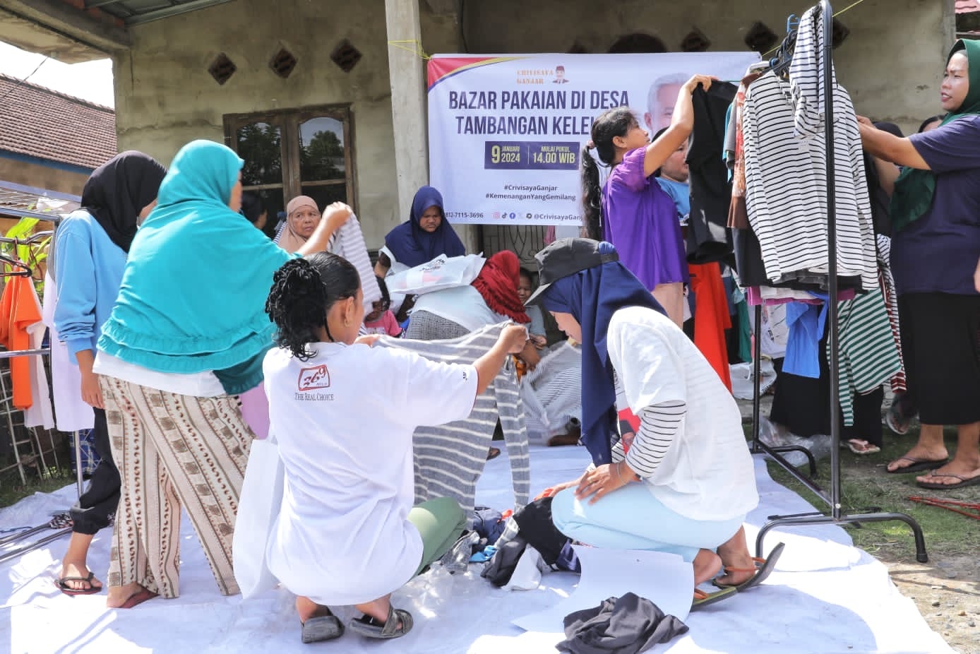 Bazar Pakaian Murah Ala Crivisaya Ganjar Diburu Warga Muara Enim