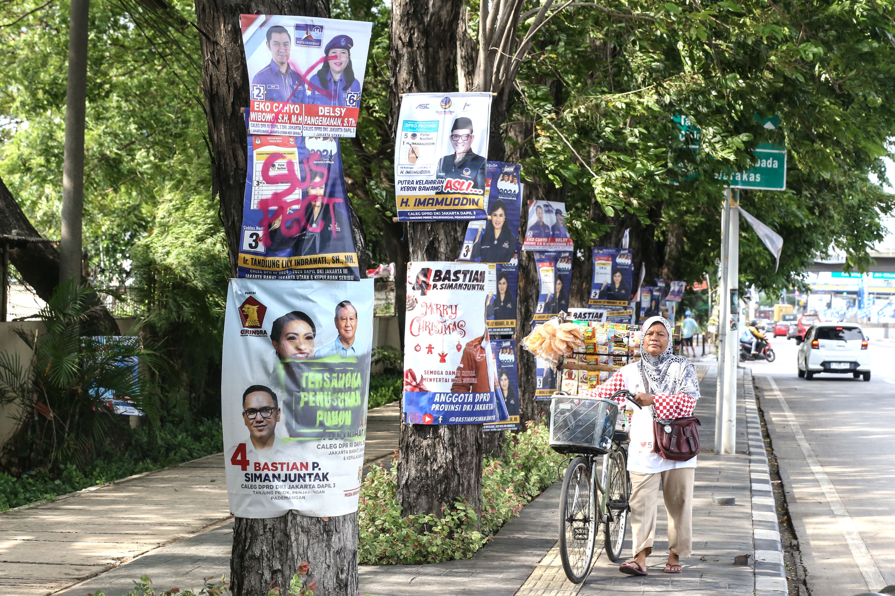 Bawaslu DKI Jakarta Mengimbau Paslon Pilkada 2024 Tertibkan APK yang Langgar Aturan