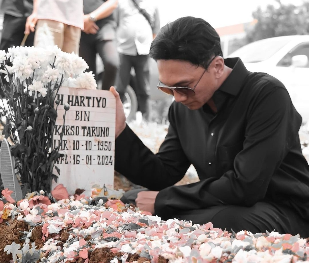 Sedih, Anji Ungkap Kronologi Meninggalnya Ayahanda