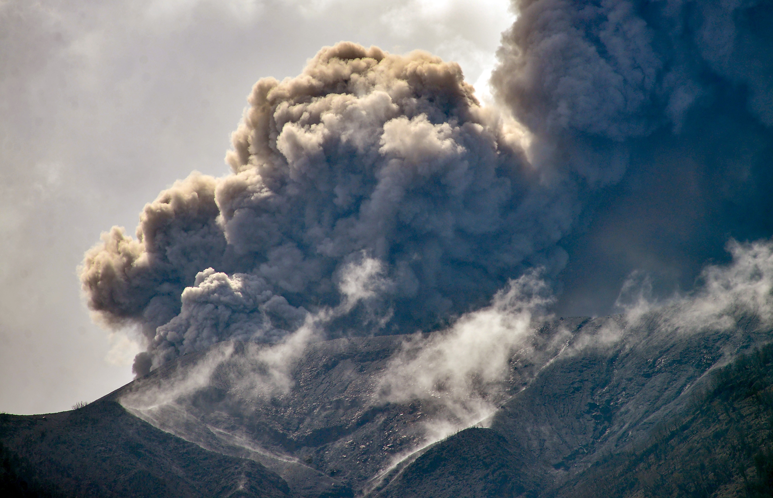 Erupsi Gunung Ruang, 7 Bandara Ini Ditutup Sementara