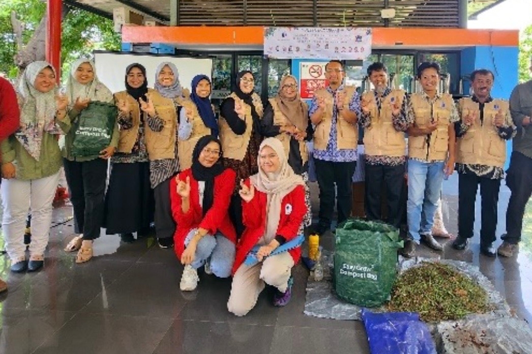 Mencapai Keberlanjutan Bisnis dan Kelestarian Lingkungan, FEB UMB Selenggarakan PkM di RPTRA Nusa Indah Kelurahan Meruya Utara