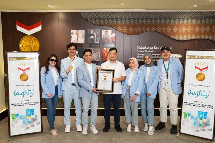 Brighty Sukses Pecahkan Rekor MURI, Penjualan Pencerah Ketiak Terbanyak di Marketplace
