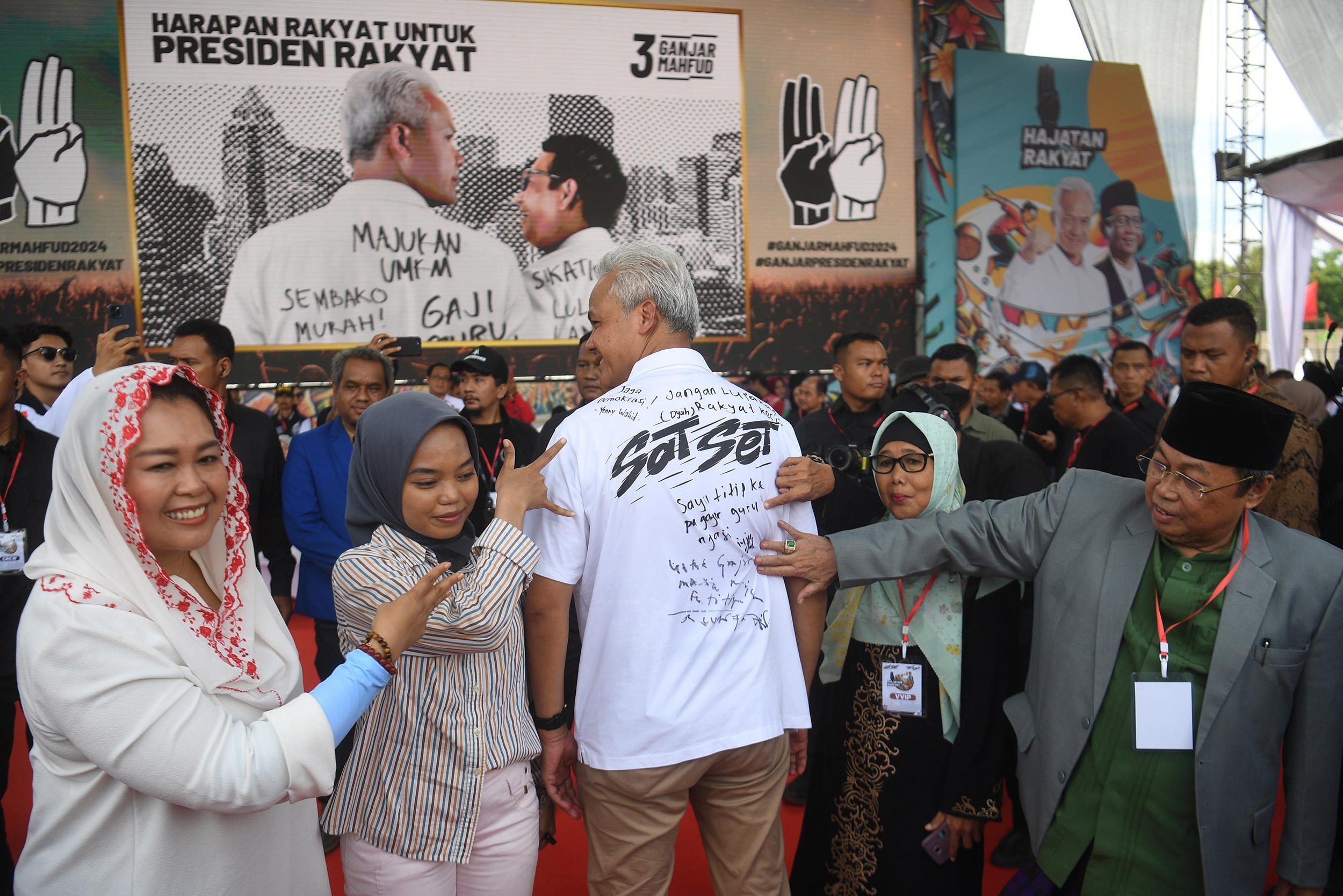 Ganjar: Mahfud Selesaikan Tanggung Jawab Dahulu, Mundur Kemudian