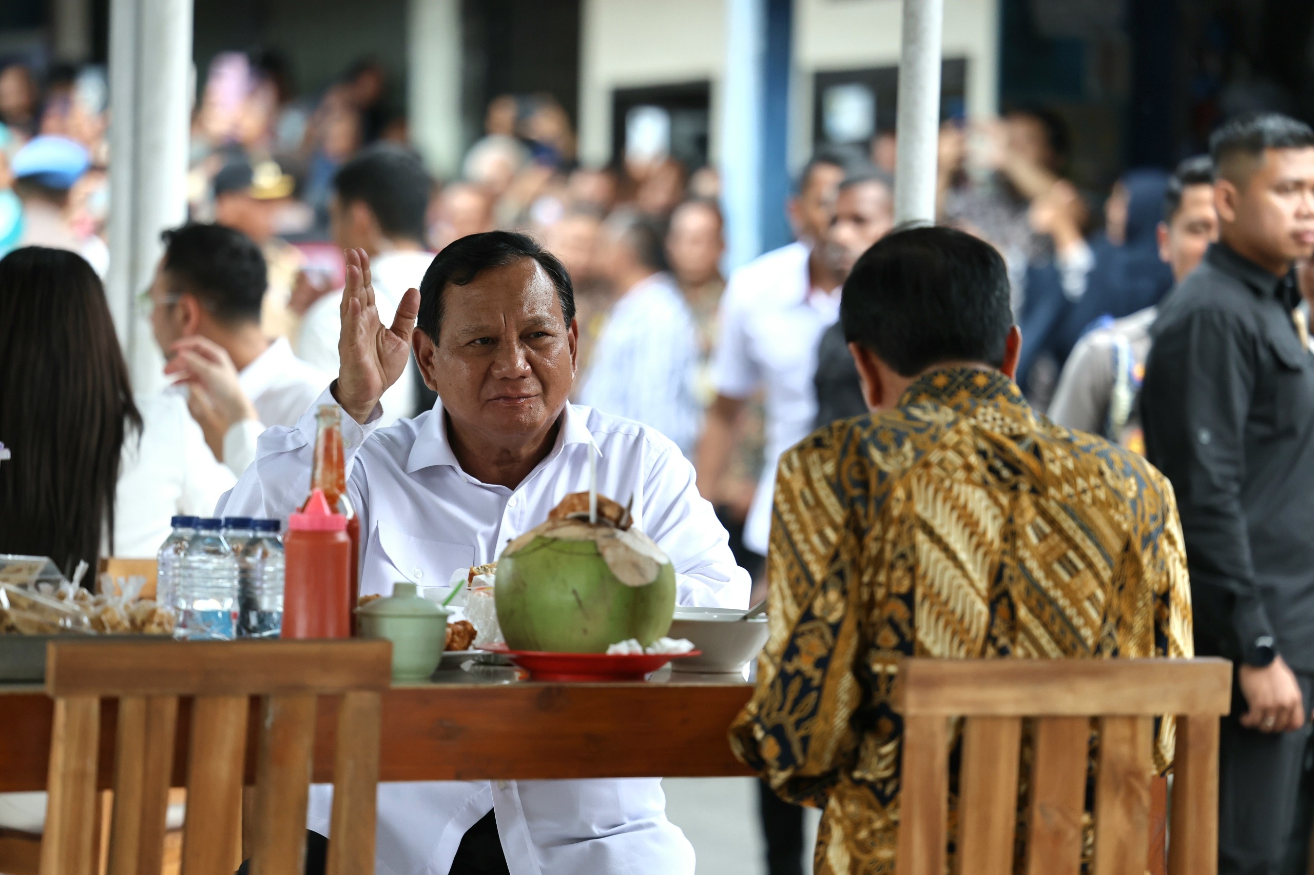 Usai Resmikan Graha Utama Akmil, Jokowi Ajak Prabowo Bahas Bakso dan Tahu Goreng