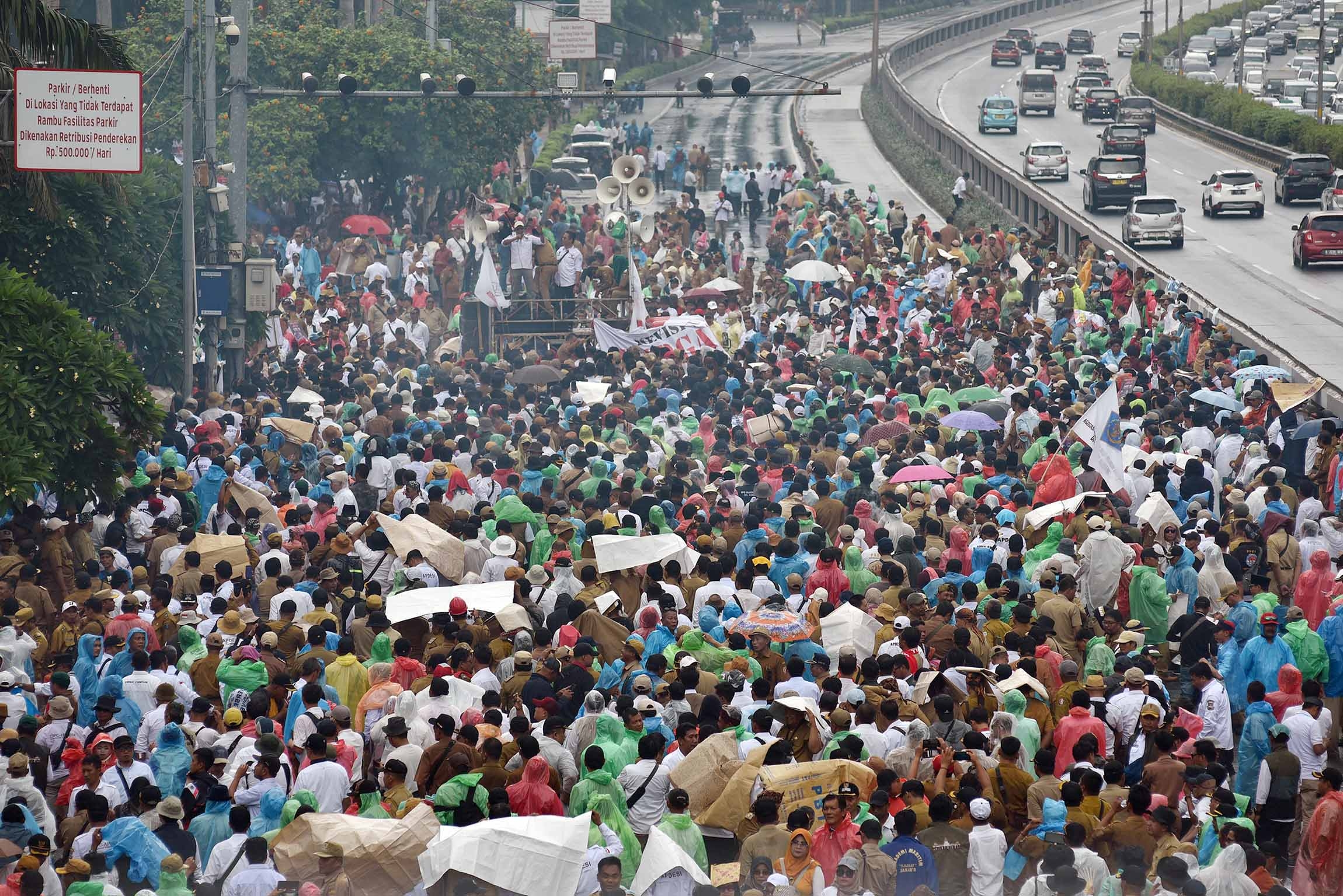 Apdesi Blokade Tol Dalam Kota, Sempat Lumpuh 5 Menit