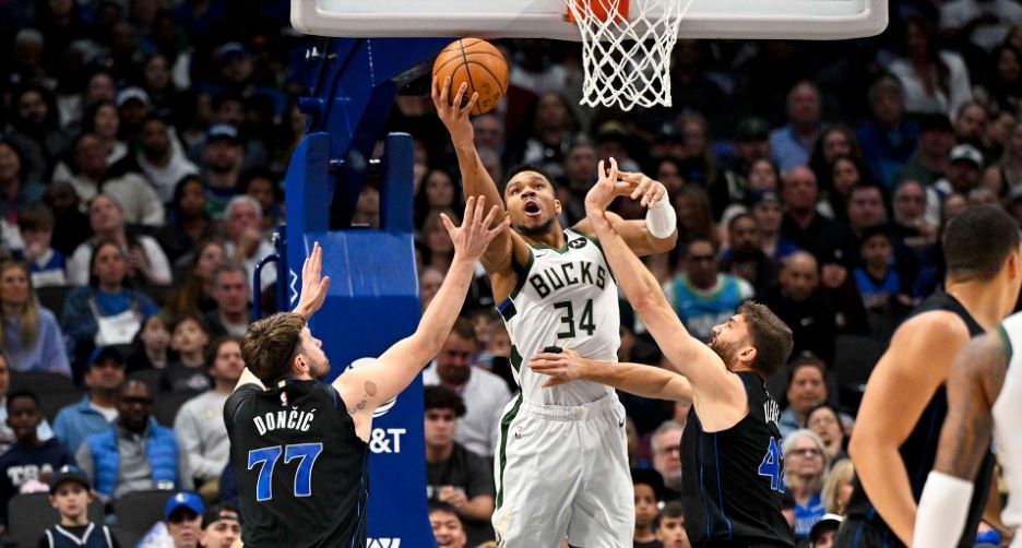 NBA Hari Ini: Bucks Raih Kemenangan Pertama Bersama Doc Rivers, Antetokoumpo Cetak 48 Angka