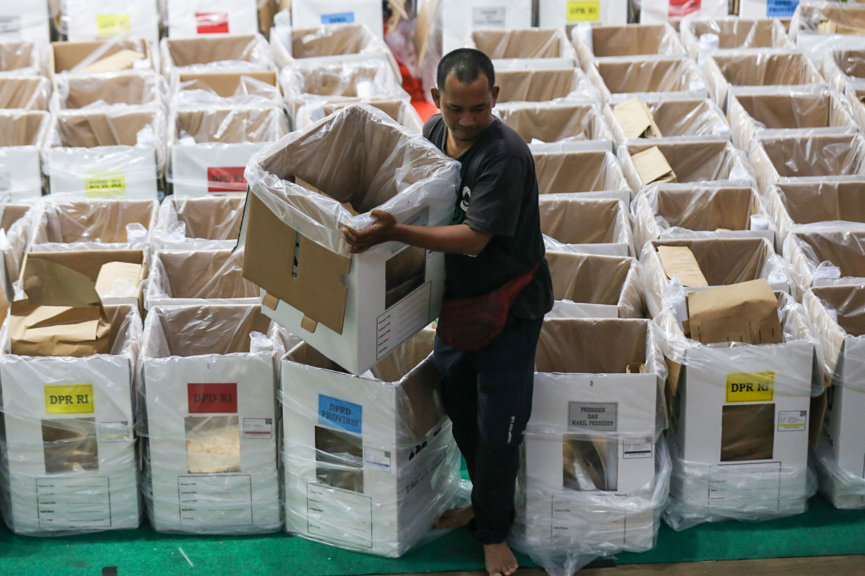 Ada Dugaan Surat Suara Tercoblos, KPU Segera Koordinasi dengan PPLN Jeddah