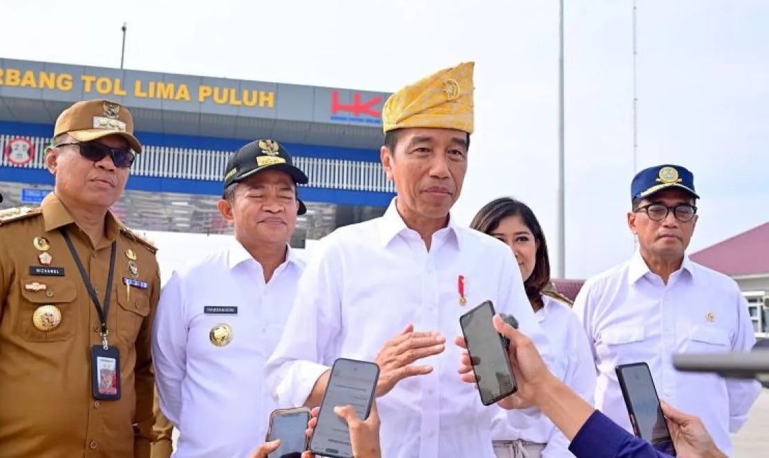 Pengamat Sebut Perekonomian Indonesia Bisa Lumpuh Jika Jokowi Ditinggal Para Menteri