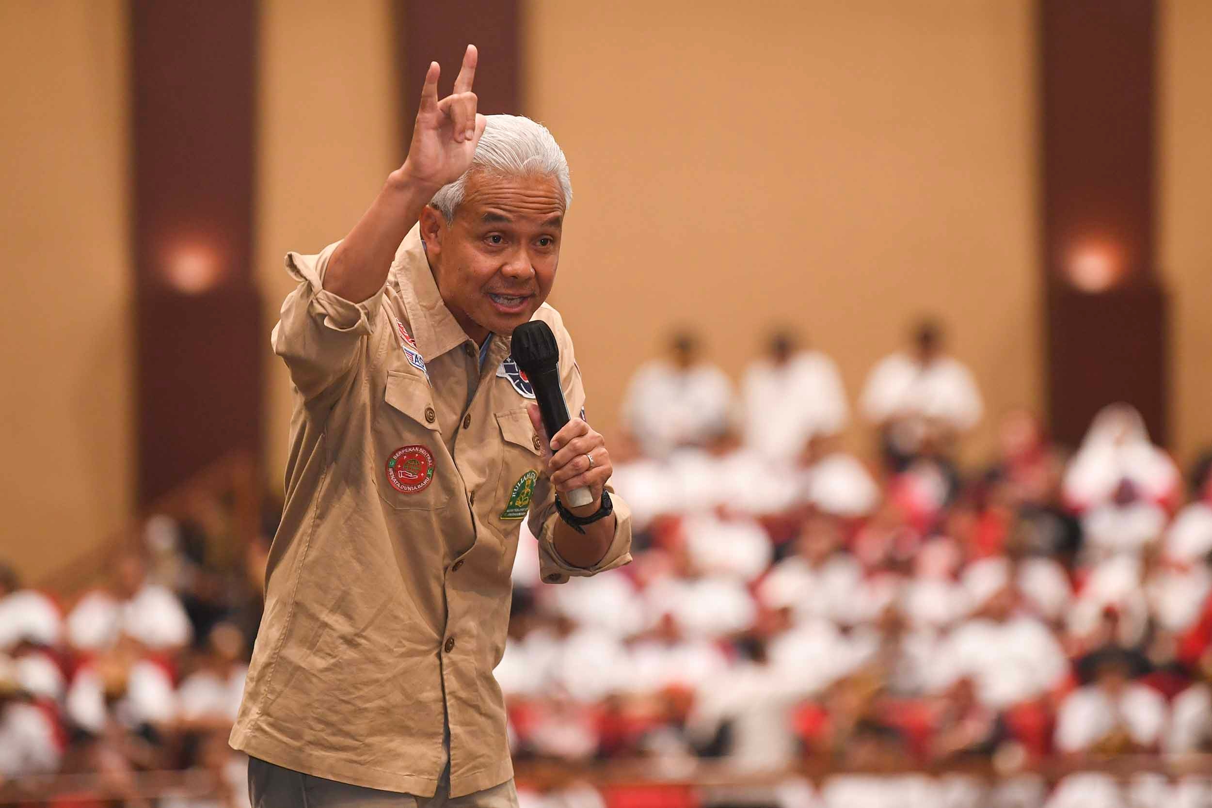 Ganjar Sentil Jokowi, Singgung Peribahasa 'Besok Dhele, Sore Tempe'