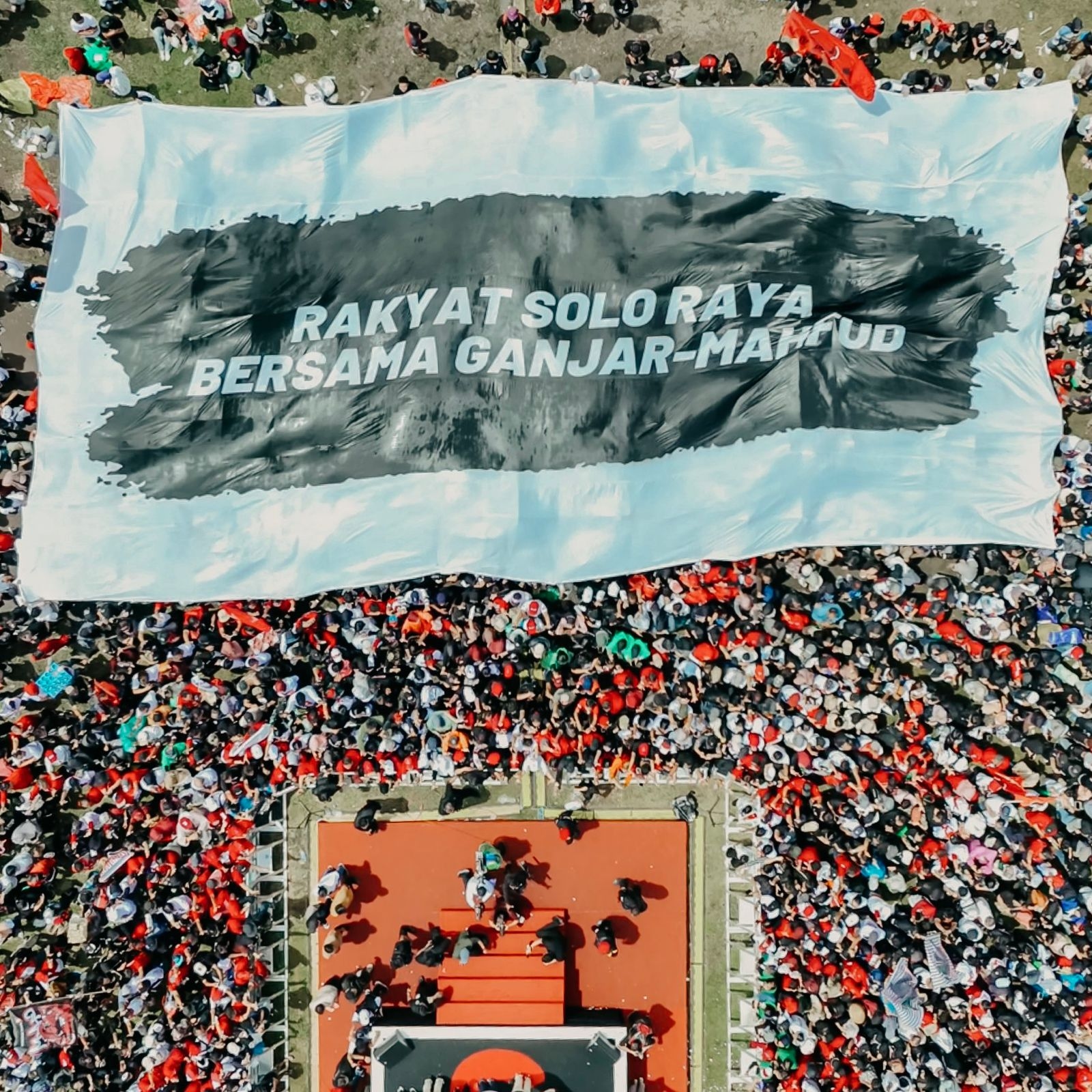 Konvoi di Solo, Ganjar-Mahfud Disambut Salam Metal