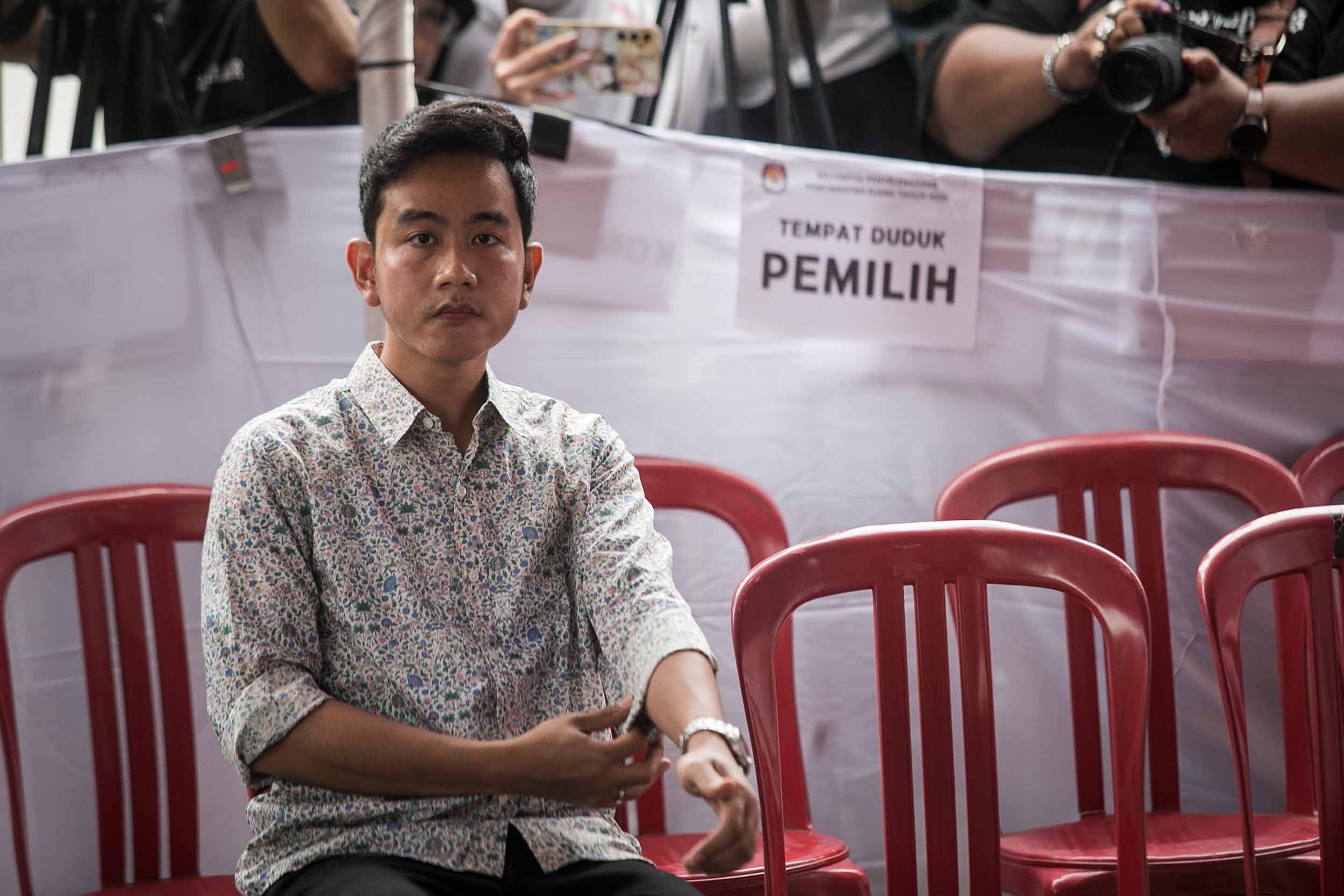 Gibran Rakabuming Raka Kini Follow Tom Lembong hingga Sri Mulyani, Ibas Sudah Bukan Satu-satunya