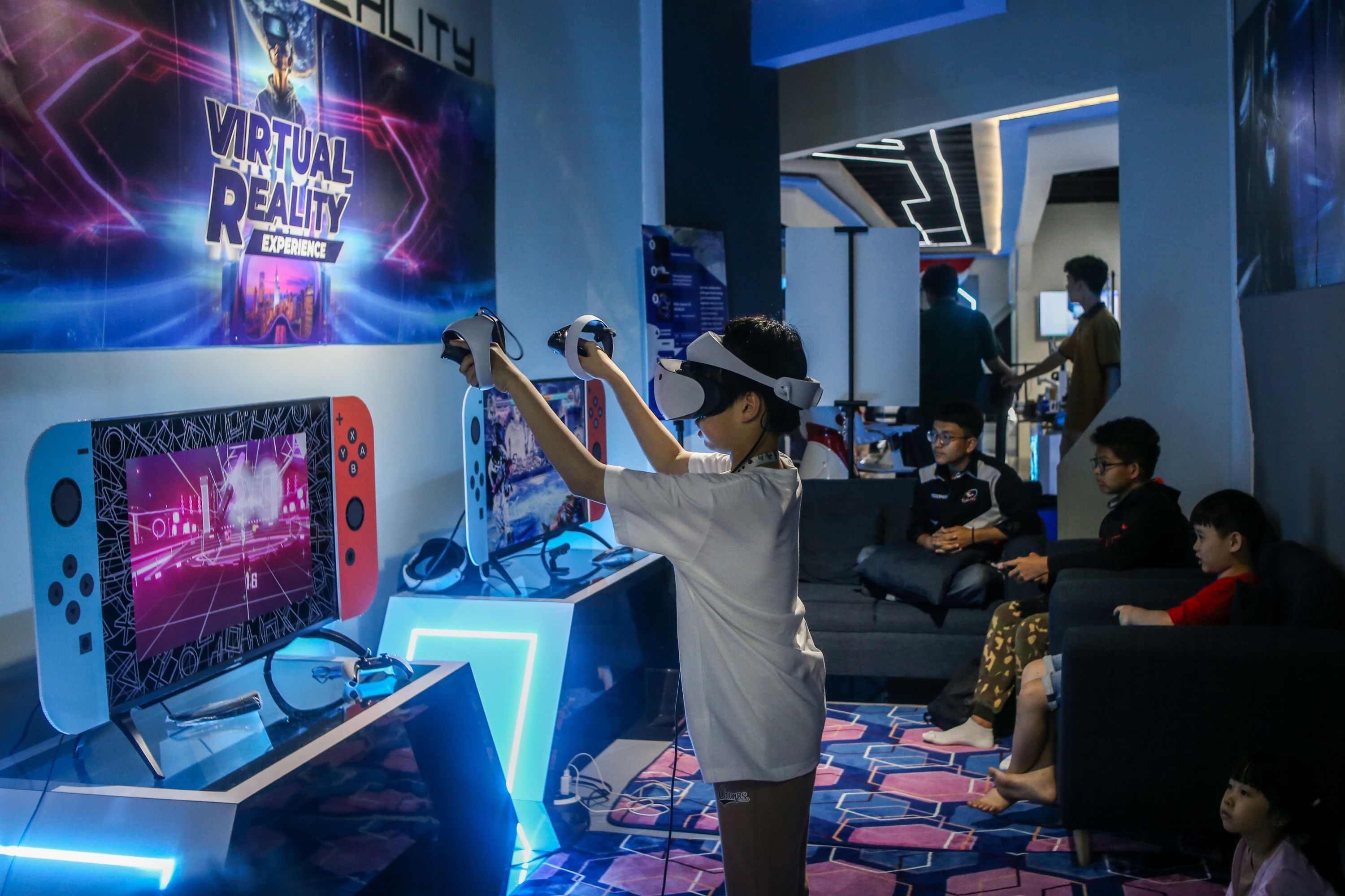 Dengan Kemajuan Teknologi Saat Ini, Media Apa yang akan Anda Gunakan untuk Mengasah Keterampilan Abad ke-21 Murid Anda?