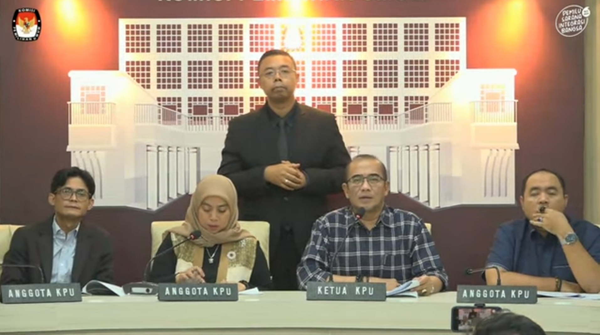 KPU Bantah Tuduhan Sirekap Dihentikan: Yang Belum Sinkron Tidak Ditayangkan Dulu