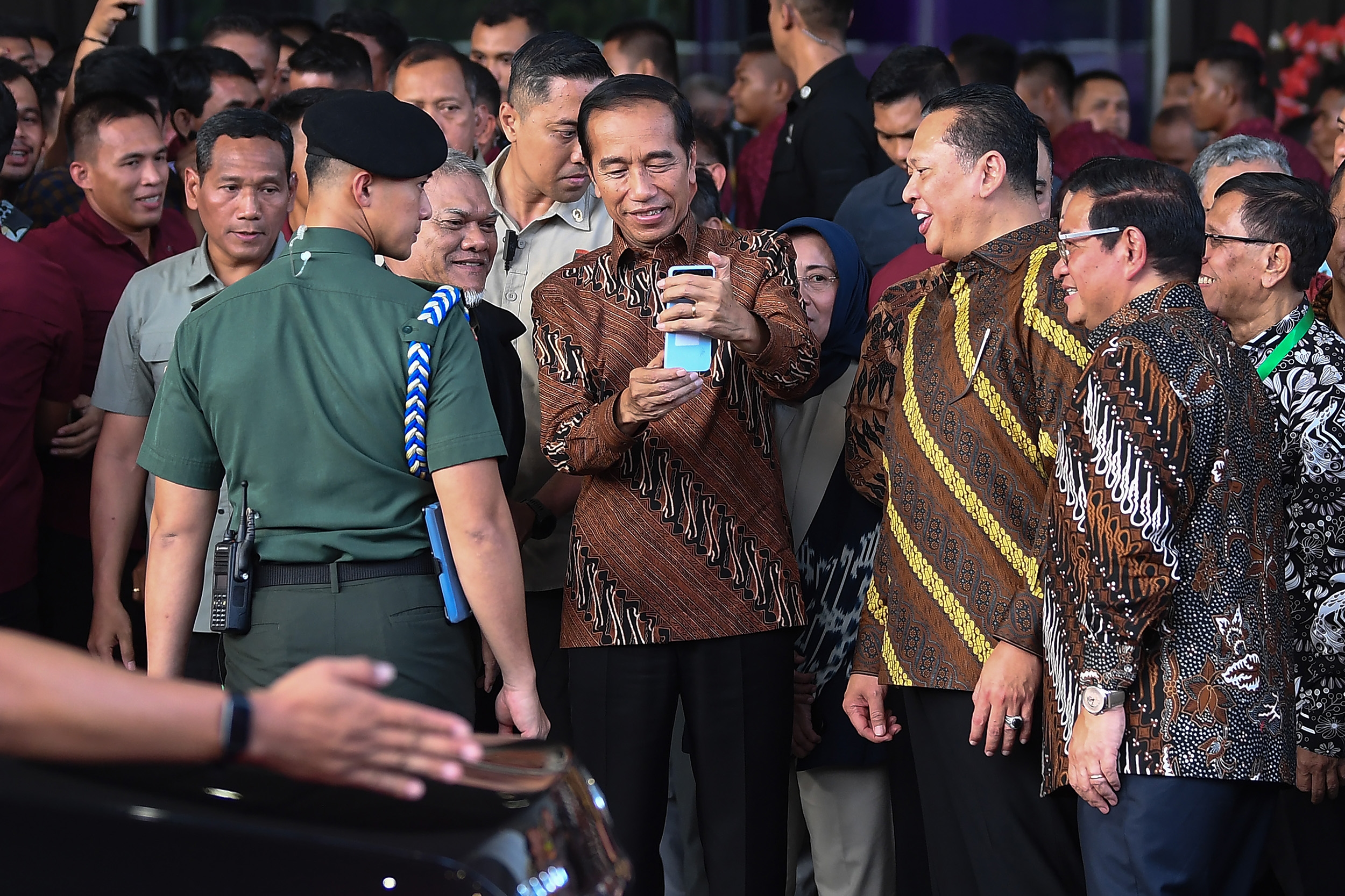 Jokowi Dijamin Lebih Pilih Golkar karena PSI Enggak Punya Nilai Jual