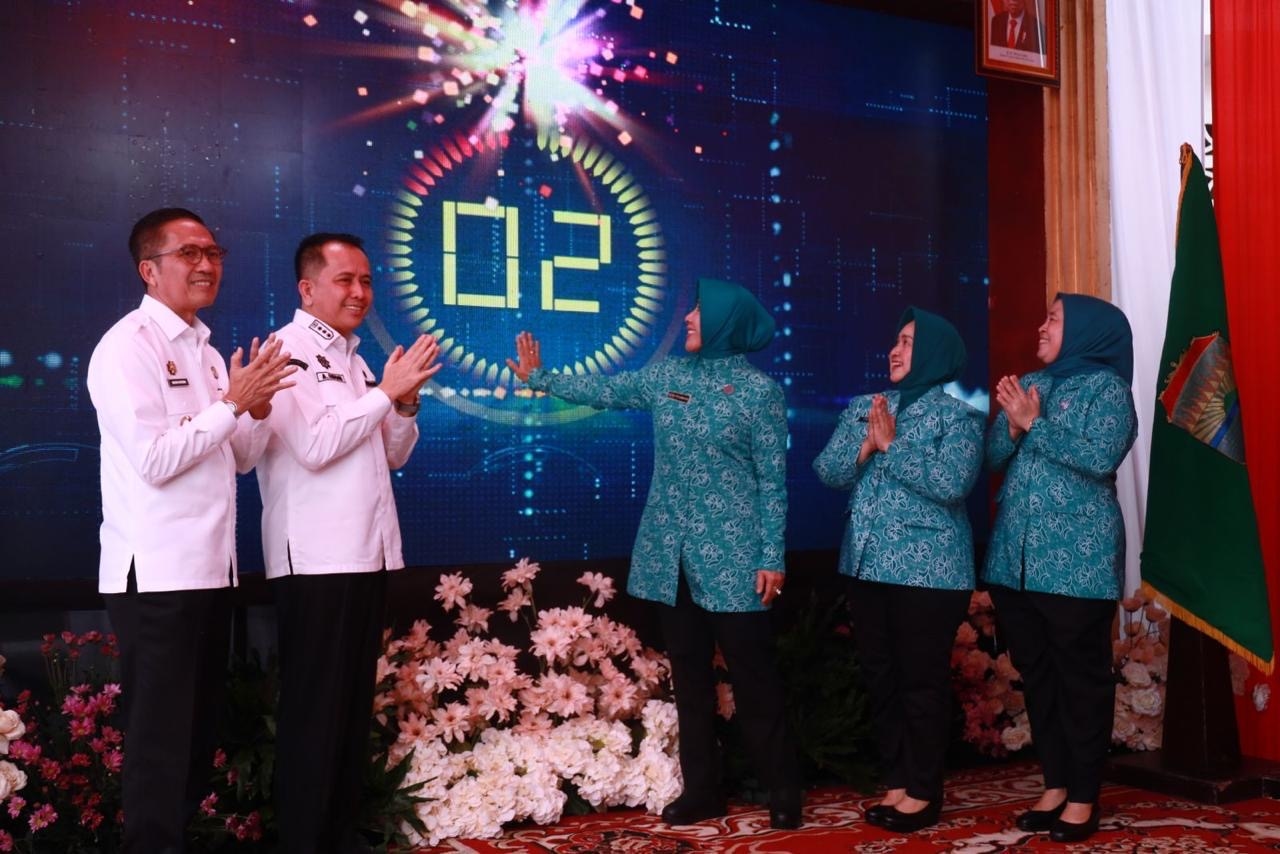 Ketua Umum TP PKK Launching Gerakan Bedah Rumah, Pembangunan Sanitasi dan Penanganan Stunting Serentak Se-Sumsel