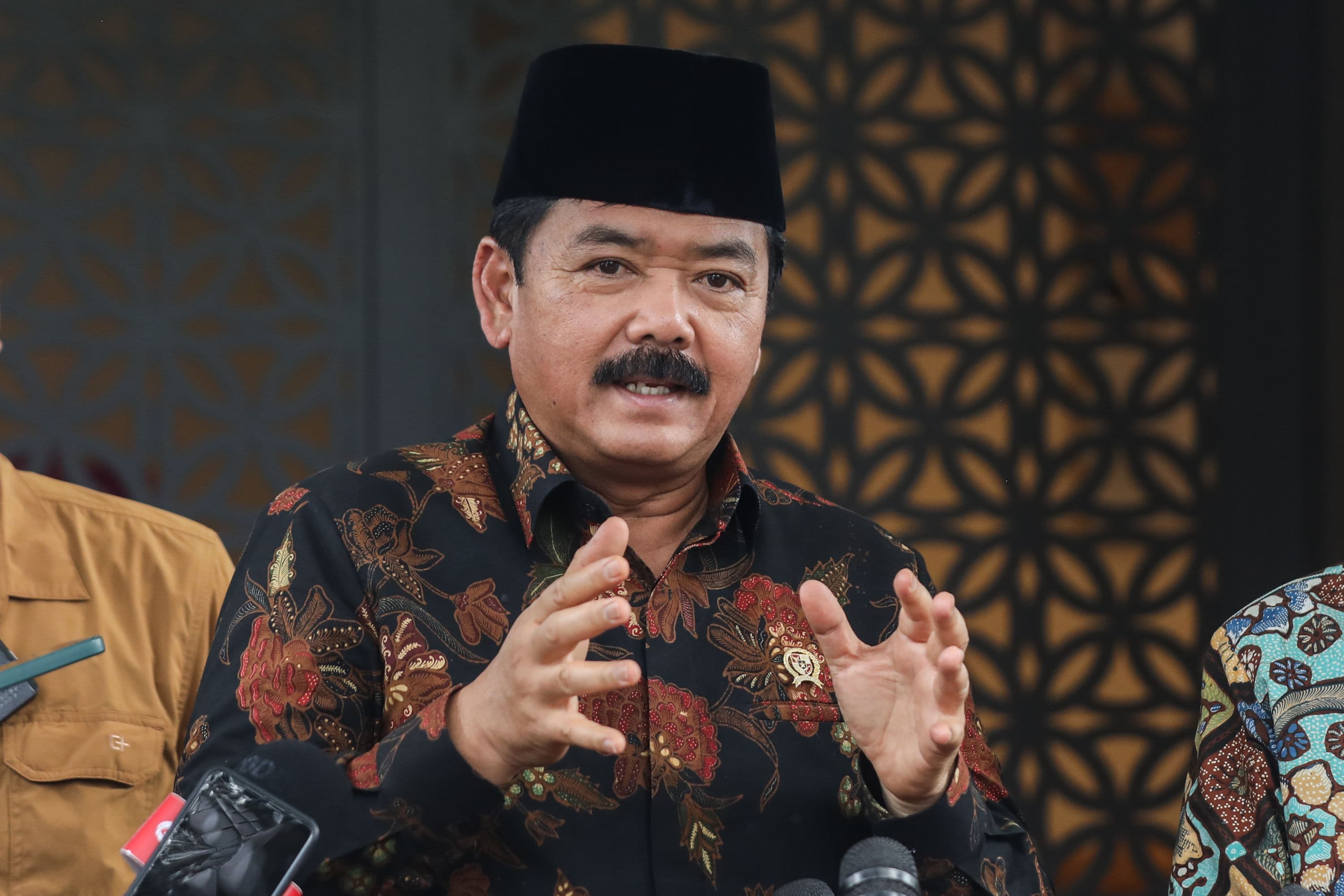 Menko Hadi Minta Gudang Peledak Polda Jatim Diperbaiki demi Keamanan