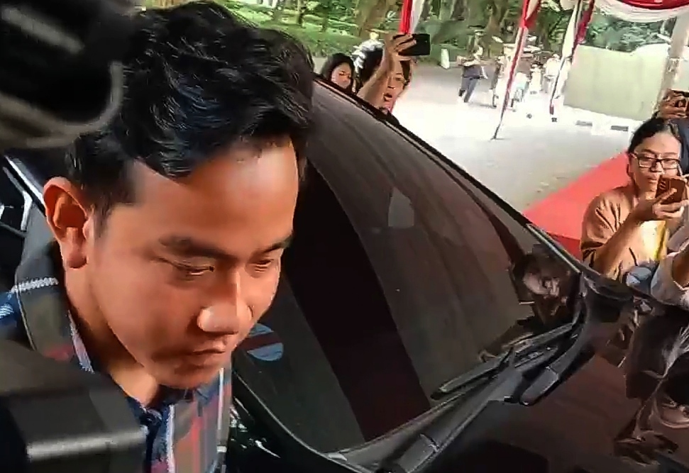 Gibran Tiba di Kediaman Prabowo, Bahas Kementerian Khusus Program Makan Siang Gratis?