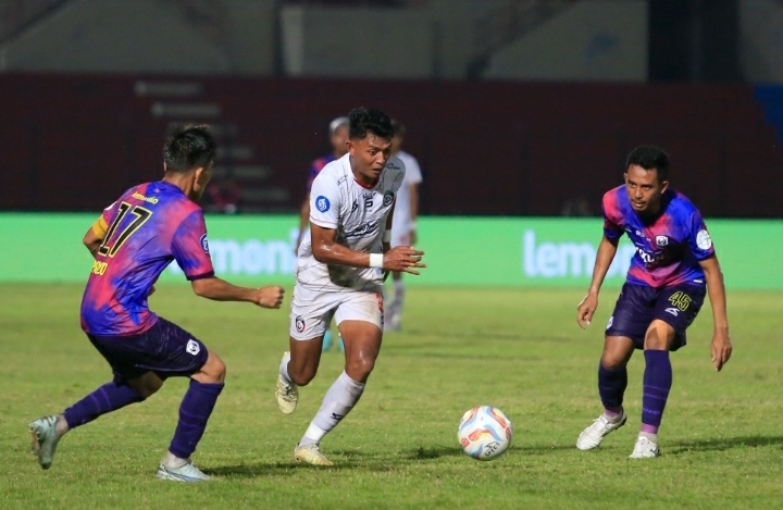 Eduardo Almeida Sebut RANS Nusantara Sulit Kalahkan Arema dengan Sembilan Pemain
