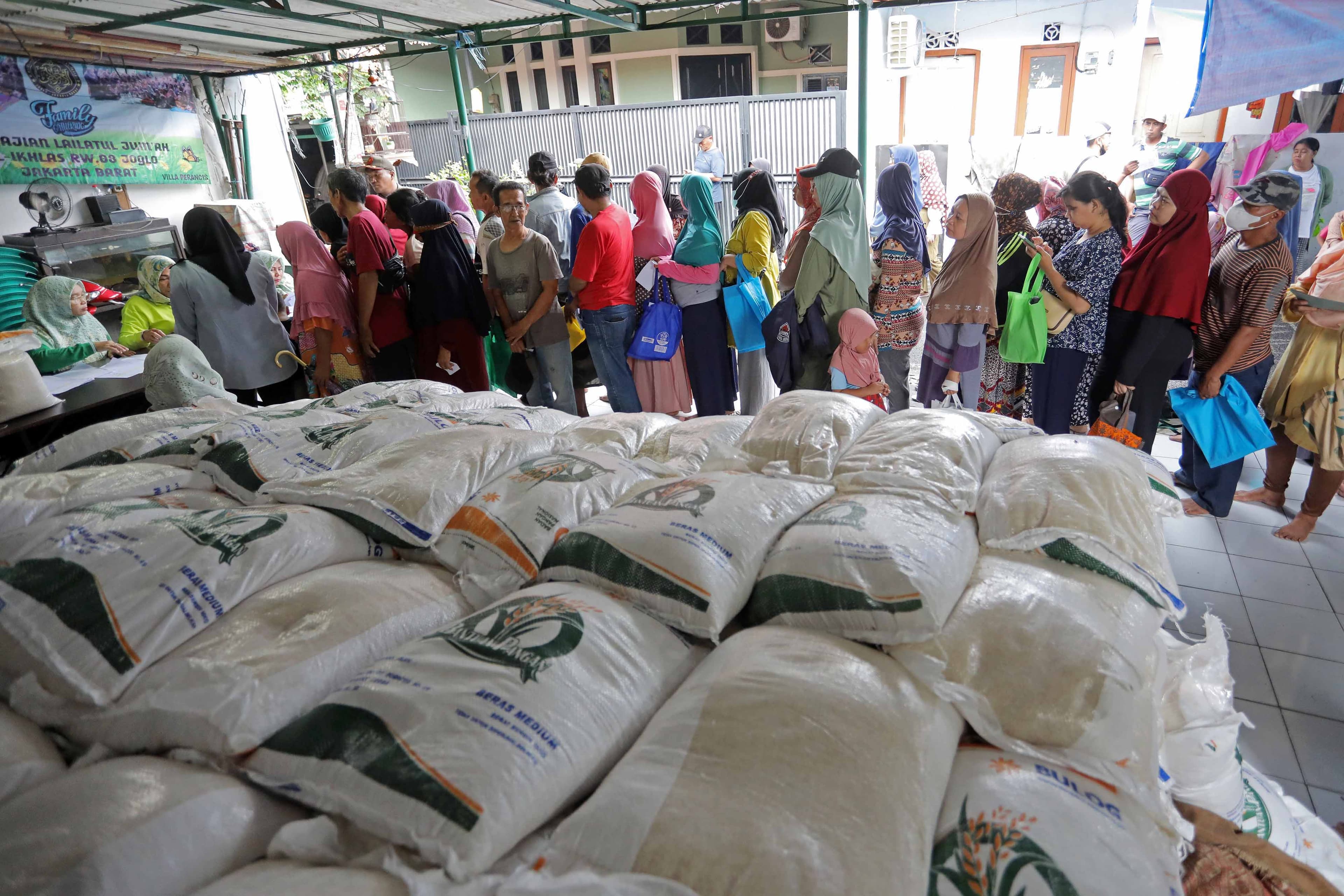 Swasembada Pangan, Mentan Optimistis Stok CBP Stabil di 3,7 Juta Ton hingga Akhir 2025