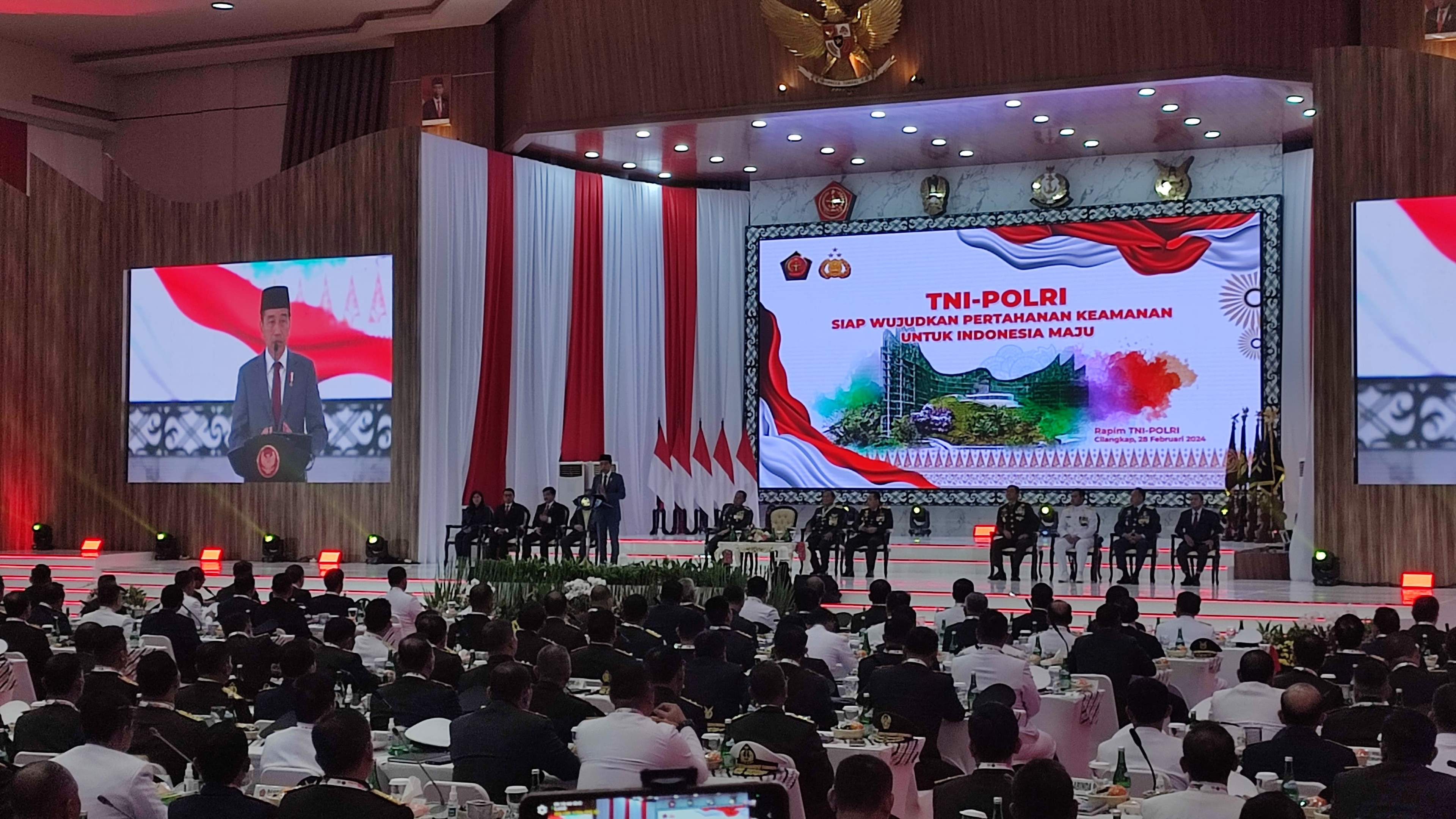 Jokowi Apresiasi TNI-Polri Jaga Keamanan Pemilu, Walau Ada Sedikit Dinamika dan Riak-riak Kecil