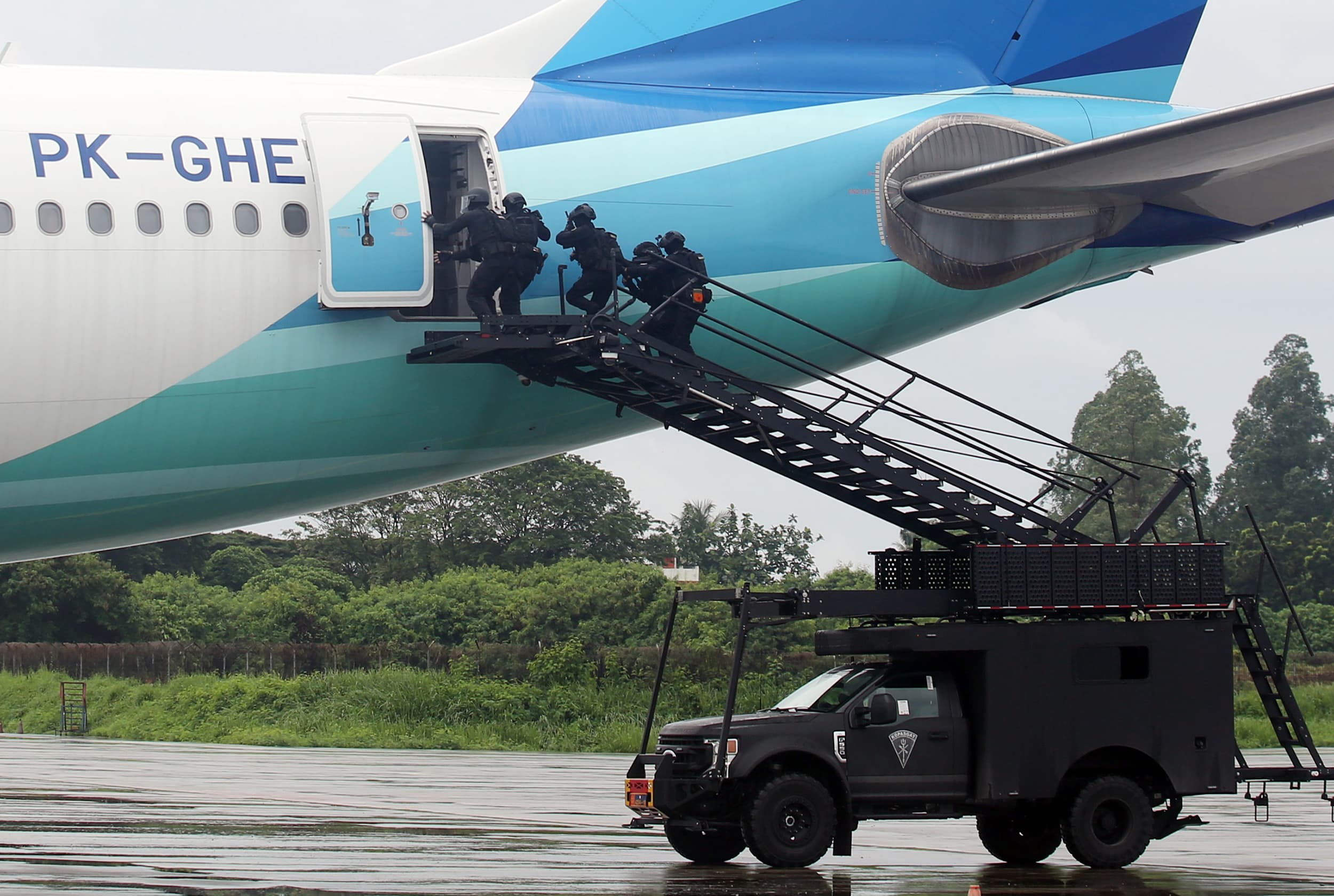 Membalikkan Rugi Garuda Indonesia Jadi Tugas Berat Wamildan Tsani Panjaitan