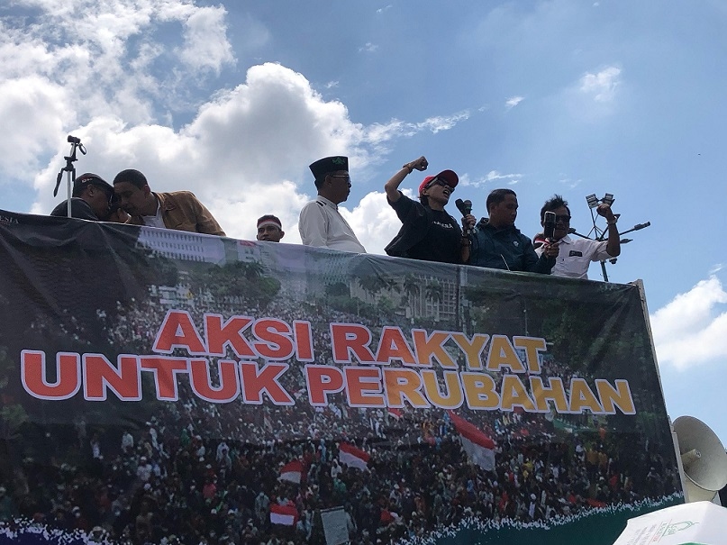 Orasi di Depan DPR, Caleg Gagal PDIP Ini Marah-marah ke Jokowi