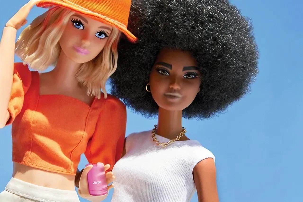 Kolaborasi dengan Mattel, HMD Rilis Ponsel Flip Barbie