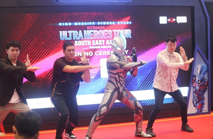 Senangnya Arda Naff Bertemu Ultraman di Ultraman Ultra Heroes Tour South East Asia 2024