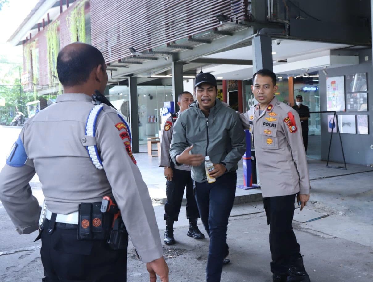 Polisi Amankan Pelaku Penusukan Pria di Kafe Kemang Jaksel