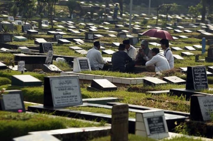 Ziarah Kubur Menjelang Ramadhan 2025 Kapan? Ini Adab dalam Berziarah Kubur!