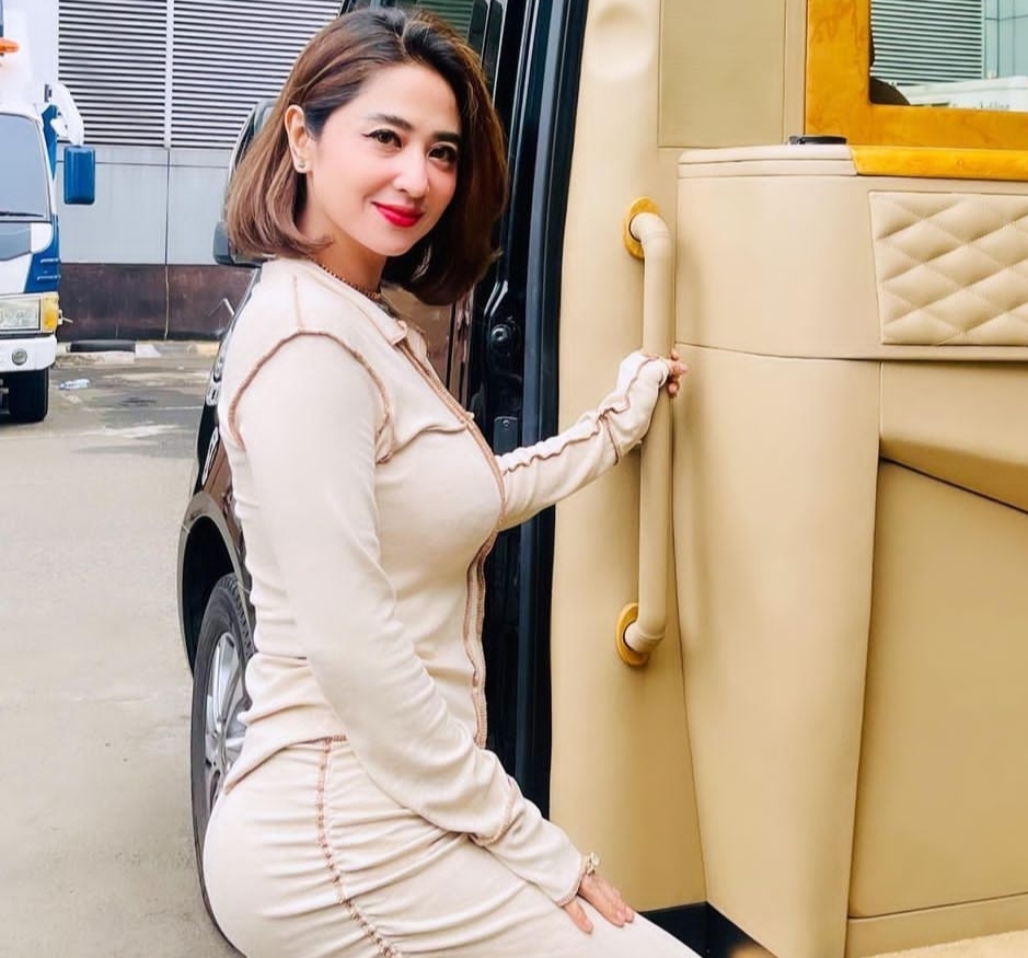 Dewi Perssik Kaget Dilamar Secara Langsung di TV