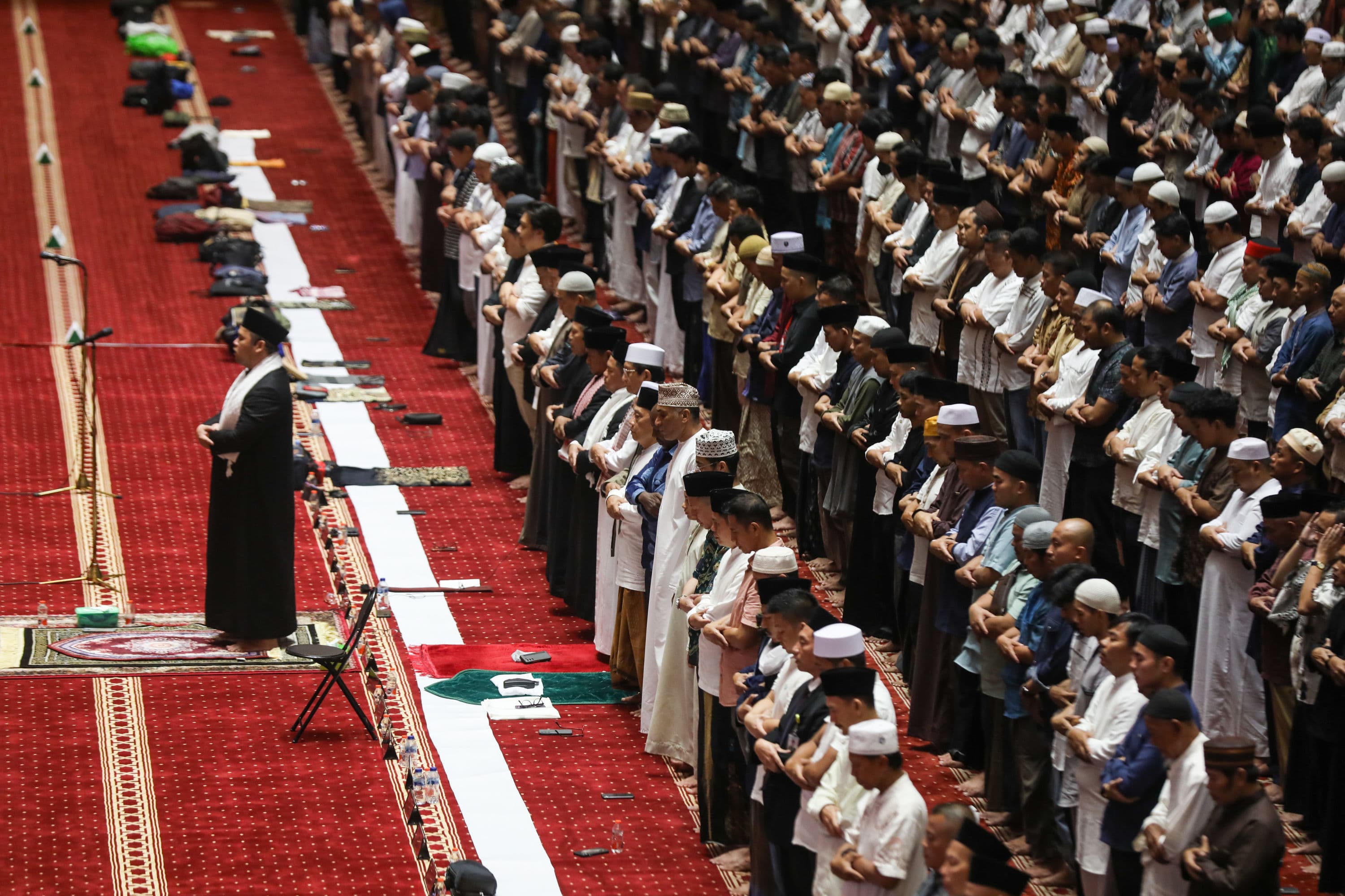 Bagaimana Cara Menumbuhkan Perilaku Disiplin dan Saling Menghargai dalam Menjalankan Ibadah pada Diri Seseorang?