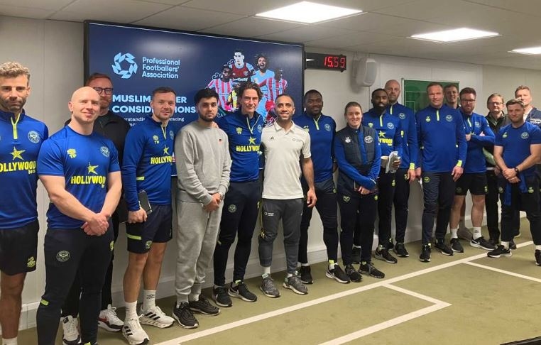 Jelang Ramadan, Pelatih Brentford Ingin Tahu Soal Puasa dan Mengapa Pemain Melakukannya