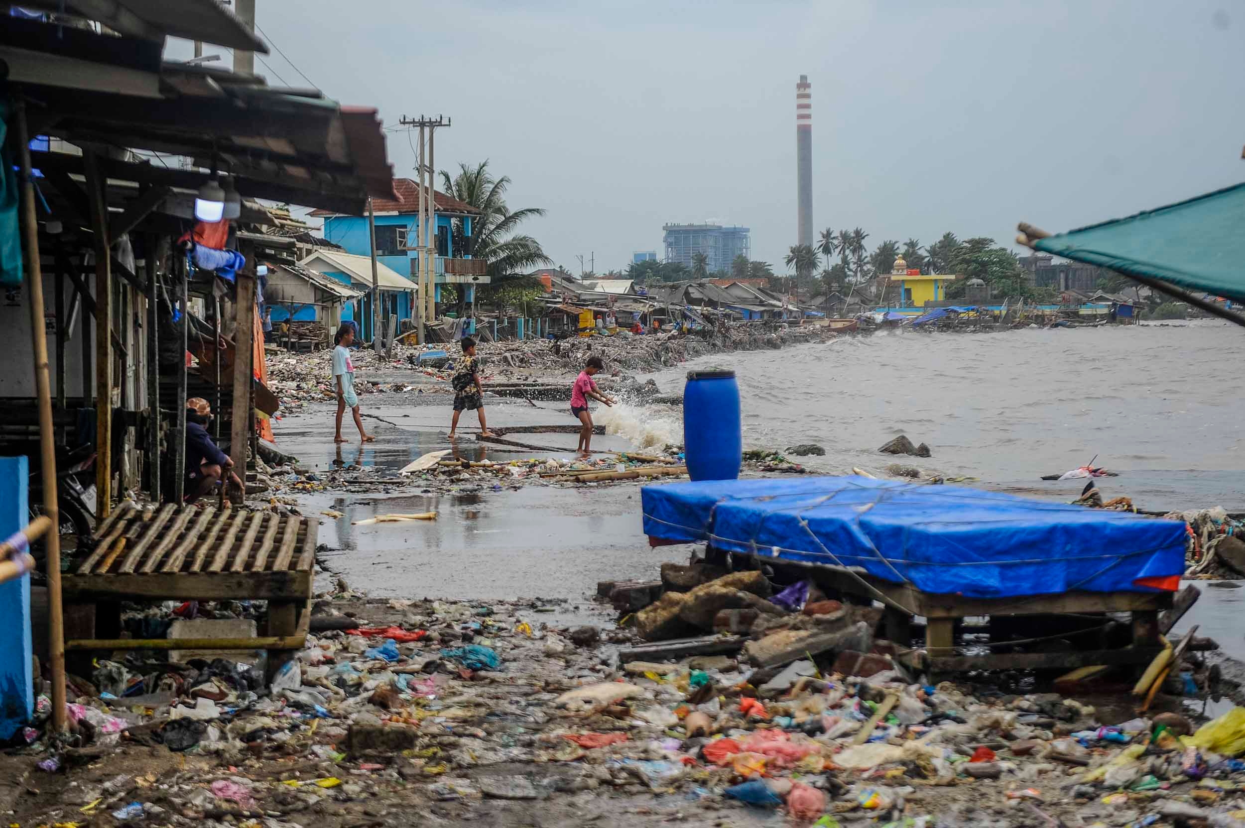 Peringatan Dini, BMKG Sebut Gelombang Tinggi Capai 4 Meter, Waspada di Wilayah Pesisir