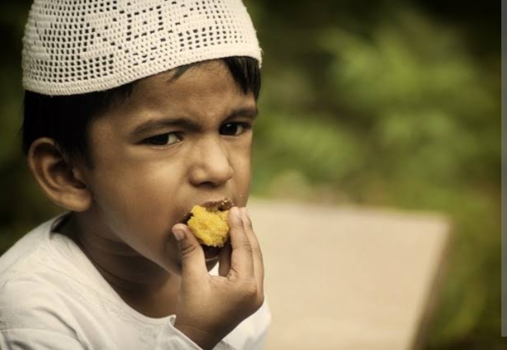 7 Tips Mengajarkan Anak untuk Berpuasa di Bulan Suci Ramadhan