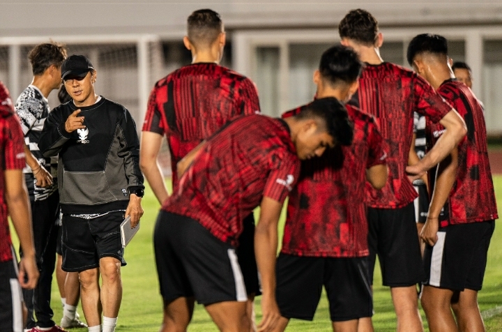 Waduh! Shin Tae-yong Komplain Jersey Latihan Anyar Timnas Indonesia Tak Serap Keringat