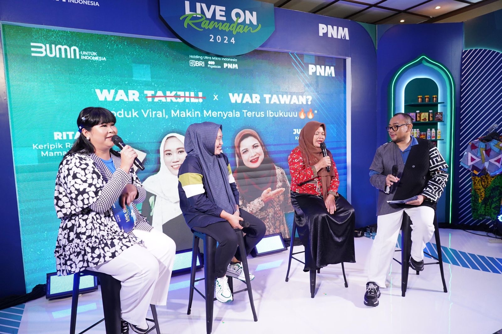 Melalui PNM Mekaar, Ibu Jubaedah Mekaarkan Senyum di Desa Miskin