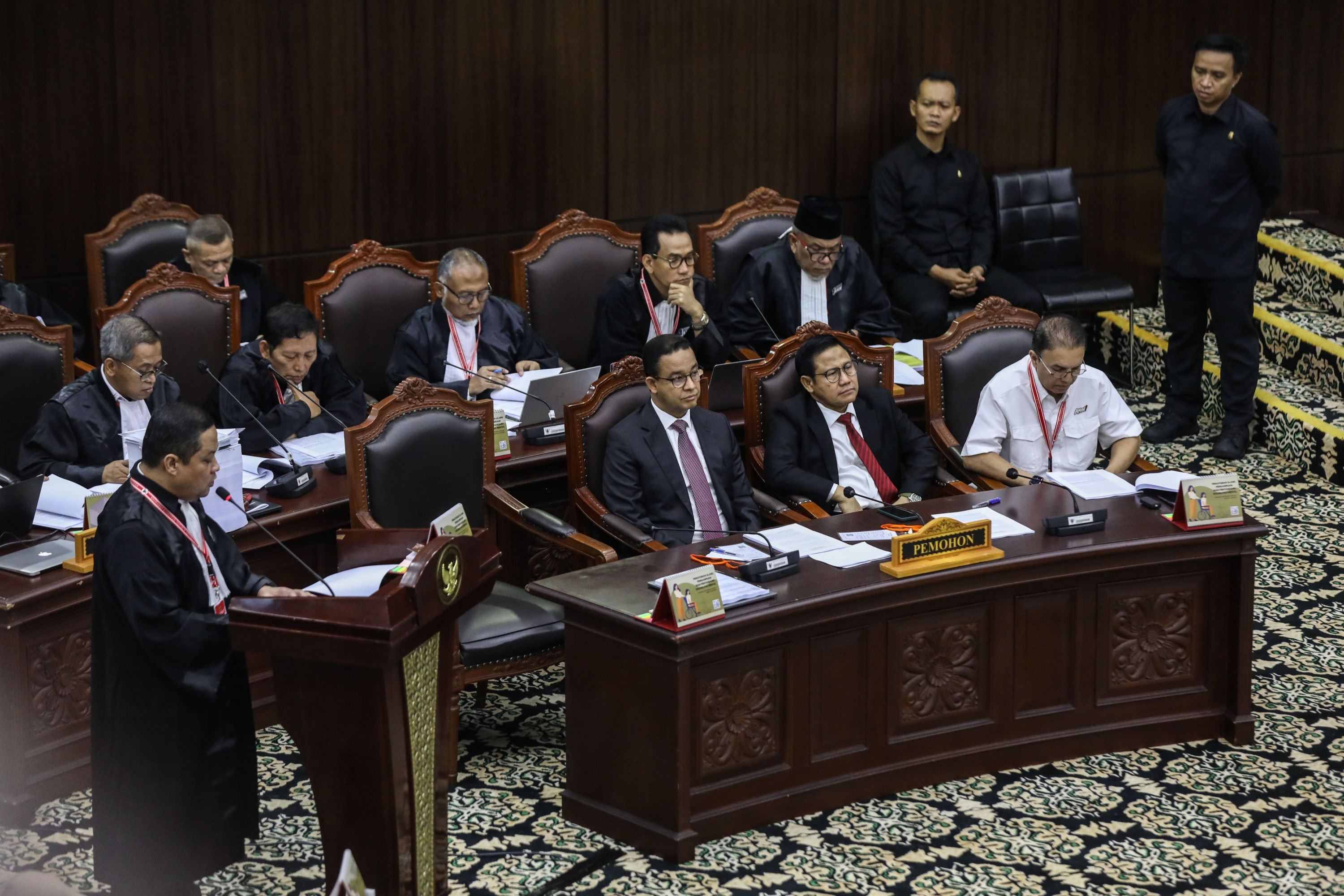 Tim Hukum AMIN: KPU Melanggar Aturan dan Pendaftaran Gibran Sebagai Cawapres Tidak Sah