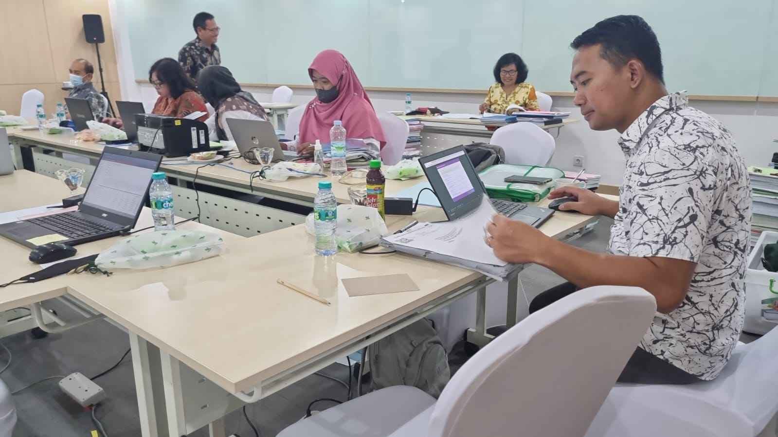 Selama Ini, Bagaimana Anda Belajar untuk Menambah Pengetahuan Anda Khususnya untuk Proses Pembelajaran yang Anda Lakukan?