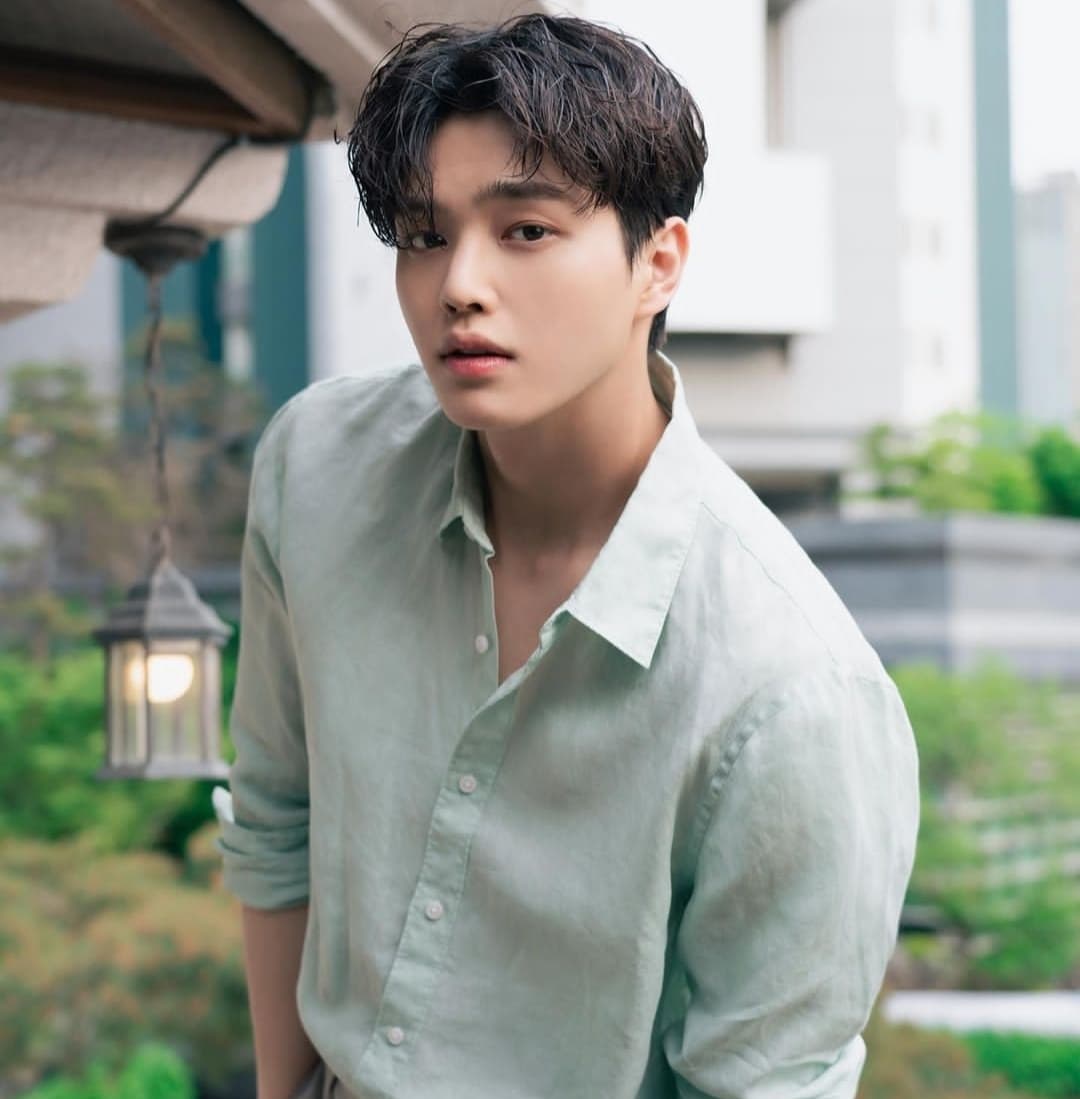 Akan Wajib Militer, Song Kang Beri Pesan Haru untuk Penggemar