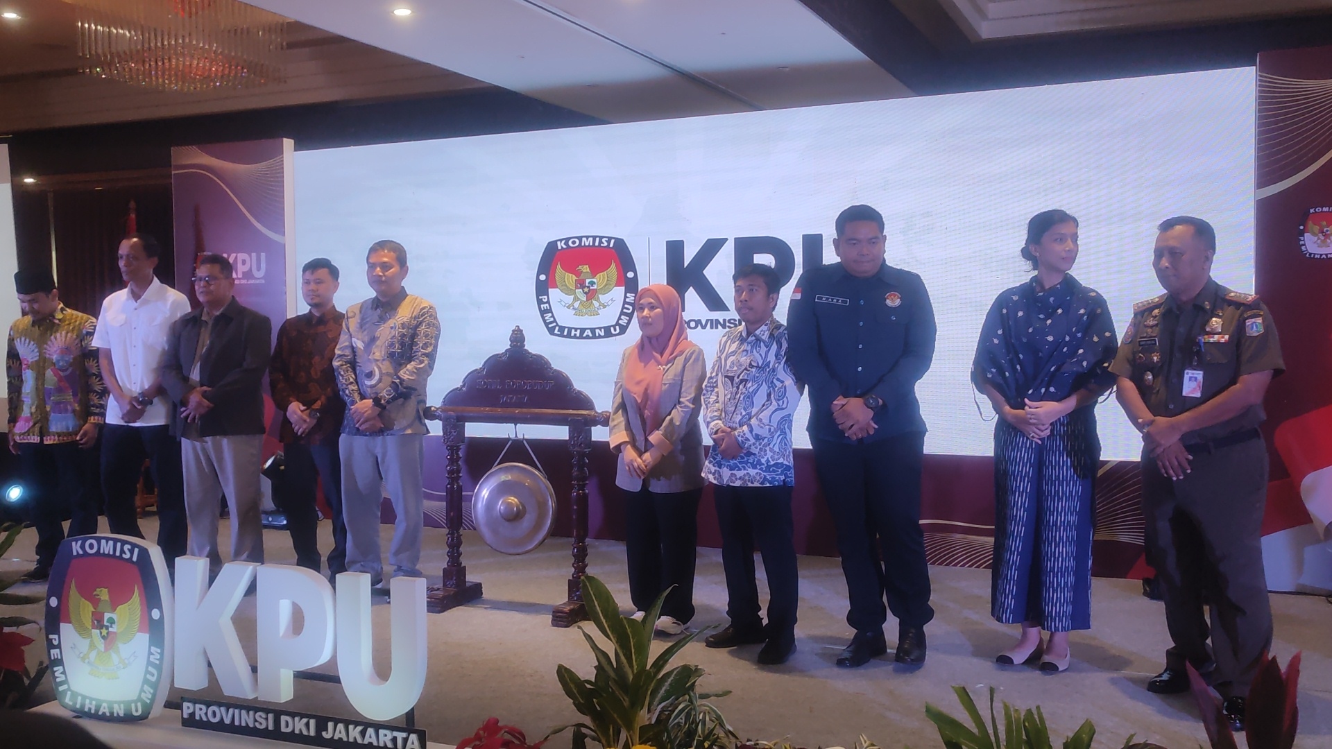 Jalankan Putusan MA Soal Batas Usia Calon Kepala Daerah, KPU Tebang Pilih