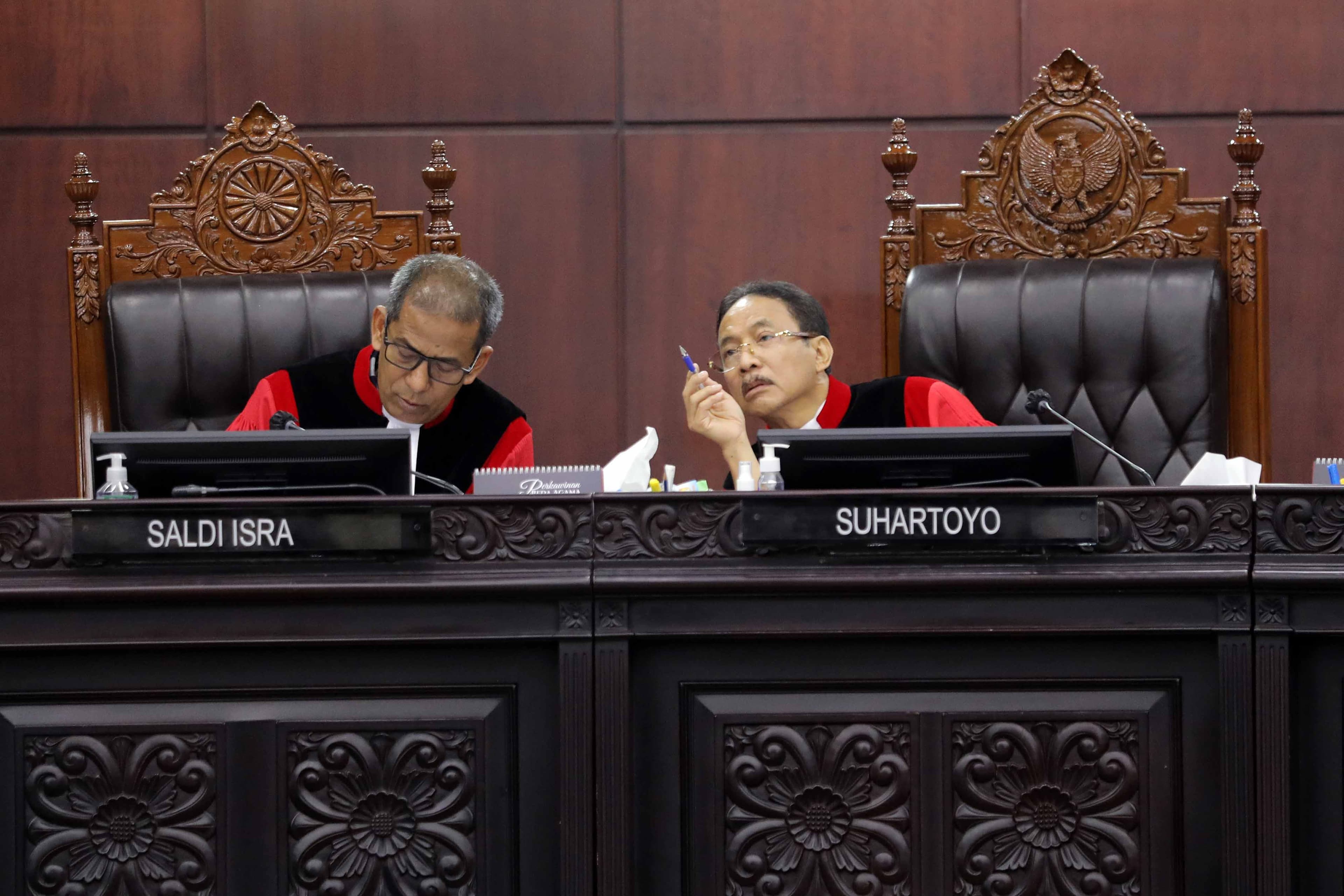 Hakim MK Saldi Isra Soroti Urgensi Jokowi Bagi Bansos di Jawa Tengah Saat Kampanye Pemilu 2024